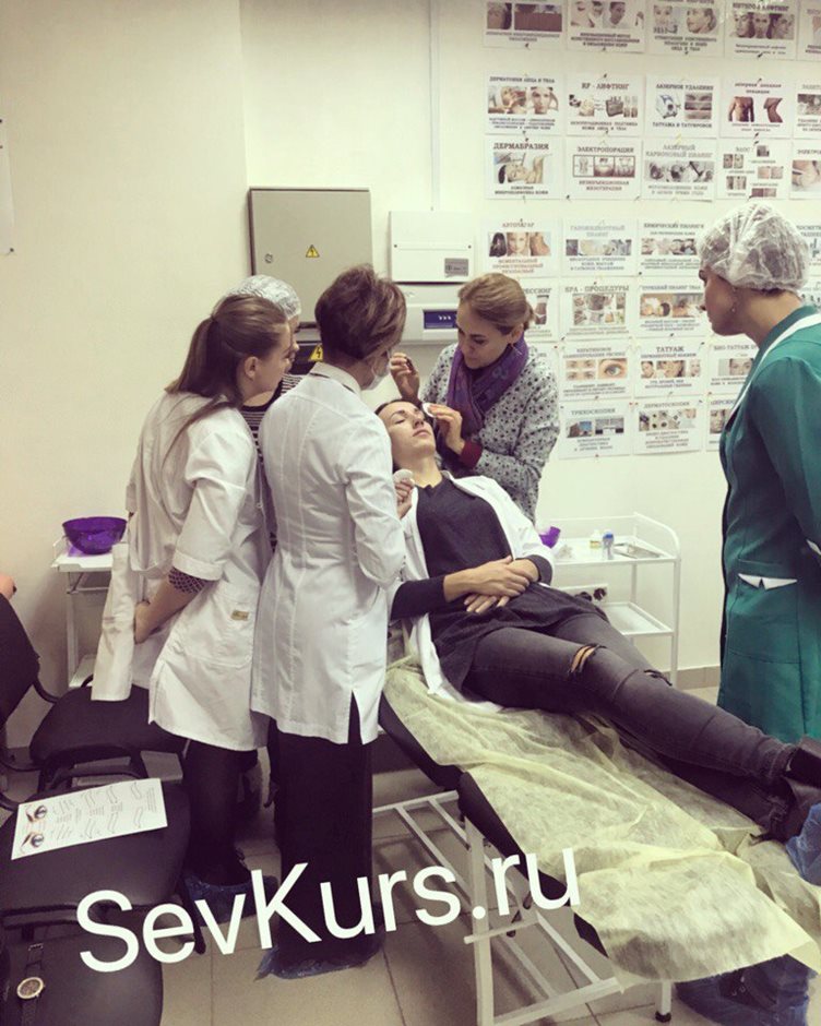 Сегодня тема занятия: Окрашивание ресничек и биотатуаж (окрашивание хной) бровок/