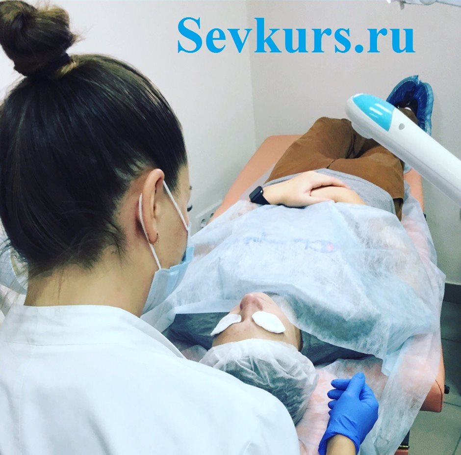 Механическая чистка лица. Практическое занятие в Лицензированном Учебном Центре Медицинской и Эстетической Косметологии.