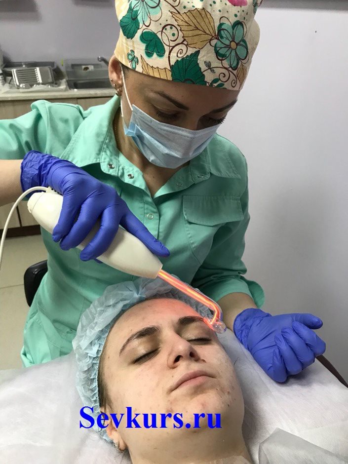 Массаж и дарсонвализация. Занятие в Учебном Центре.